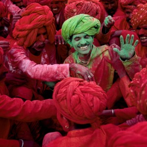 00312_14
Villagers participating in the Holi Festival, Rajasthan, India, 1996