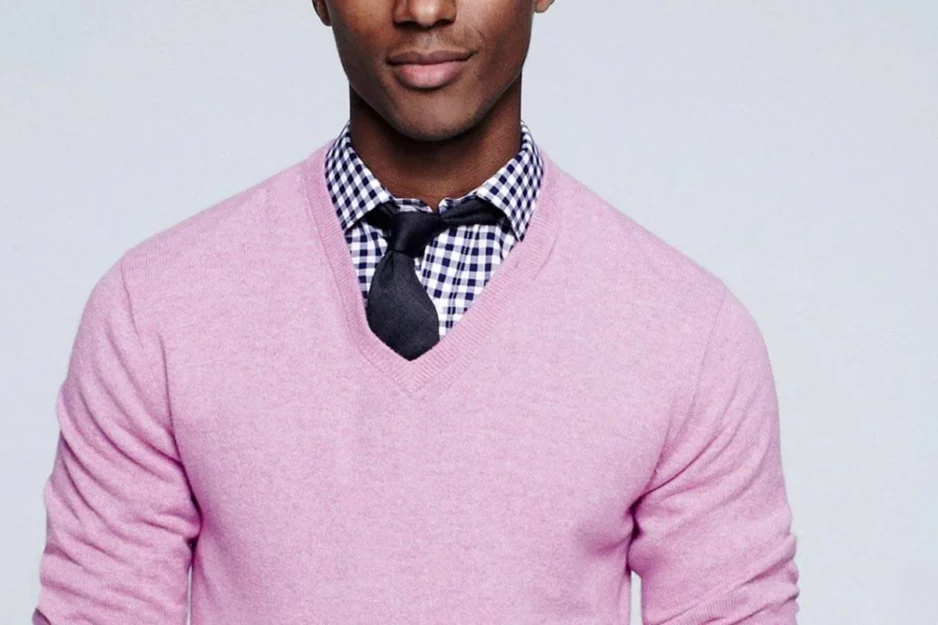 Comment_Porter_Une_Cravate_Avec_Un_Pull_1500x